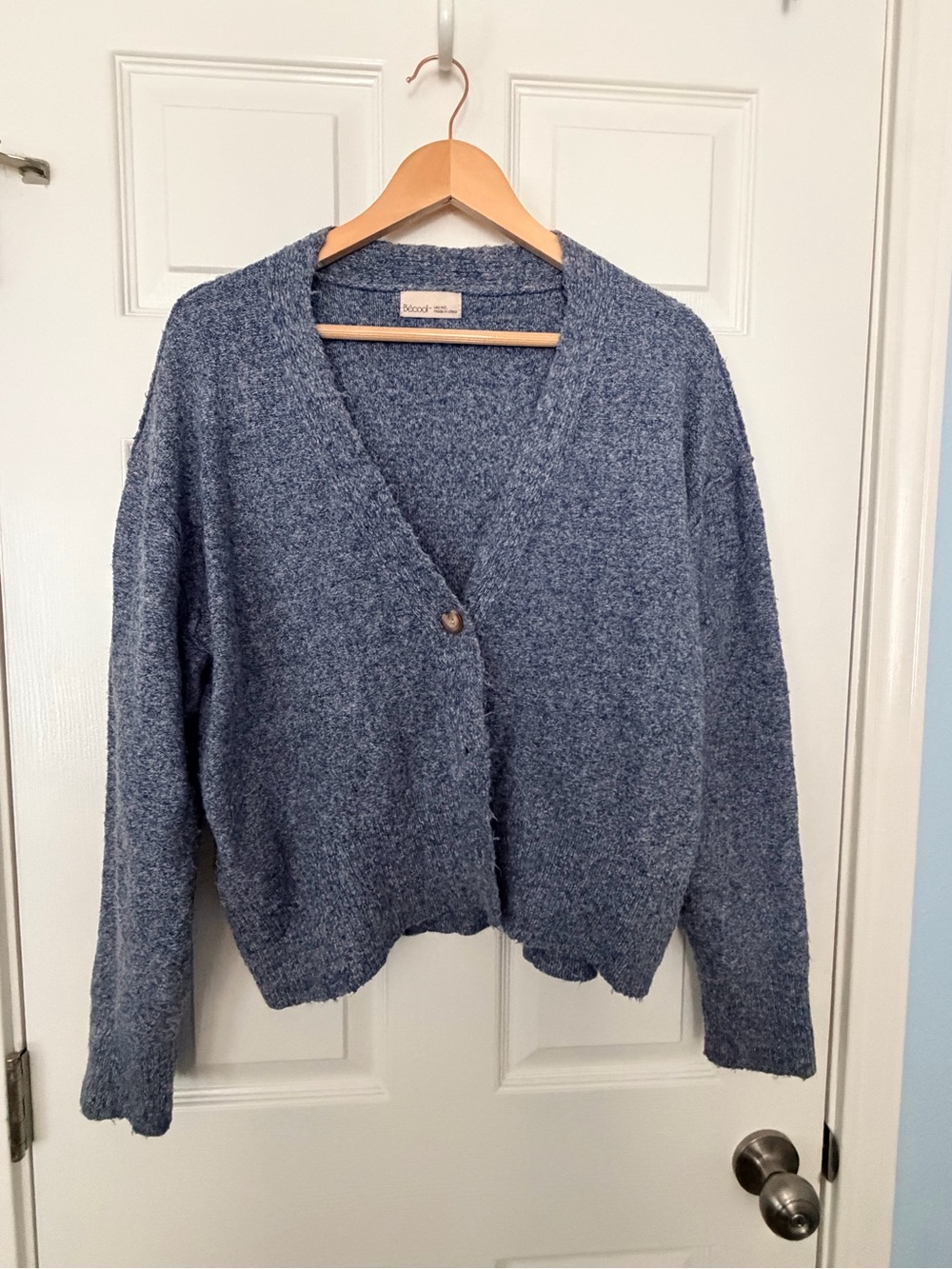 Women's Blue V-Neck Buttoned Cropped Cardigan Sweater - Picture 4 of 9